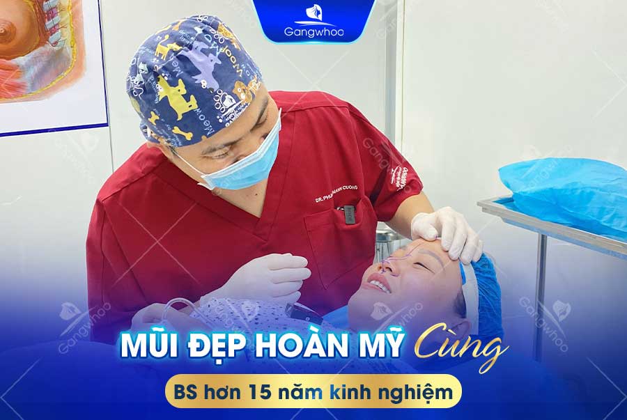 Bác sĩ Phùng Mạnh Cường trực tiếp thực hiện nâng mũi cho khách hàng