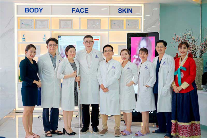 đội ngũ bác sĩ Gangwhoo