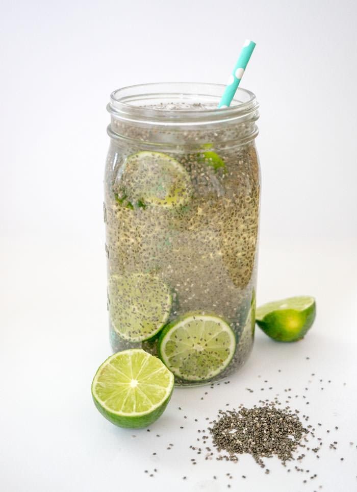 Uống Hạt Chia Có Giảm Cân Được Không? uống hạt chia với nước chanh giúp giảm cân