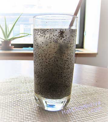 Uống Hạt Chia Có Giảm Cân Được Không? uống hạt chia với nước giúp giảm cân