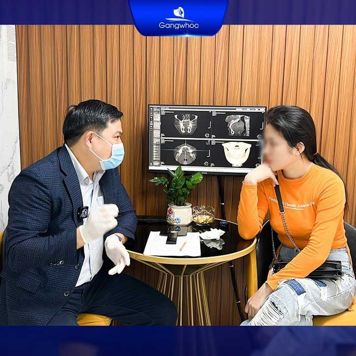 Bác sĩ dựa vào tình trạng lão hóa và nhu cầu thay đổi của khách hàng để tư vấn phương pháp căng da mặt phù hợp